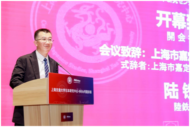 开幕致辞：上海市嘉定区马陆镇党委书记陆铁龙（左）