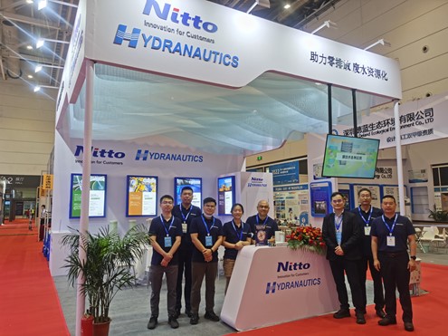 Nitto海德能员工热情接待客户及介绍产品